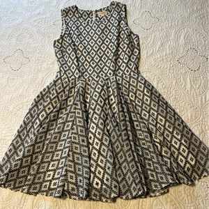 Black and white patterned dress. Medium (juniors).